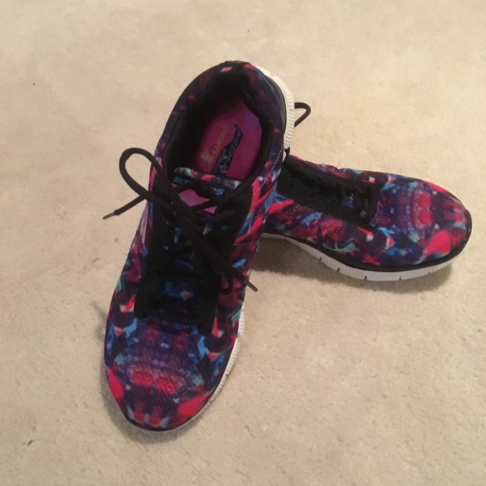 Sketcher memory foam sneakers tennis shoes